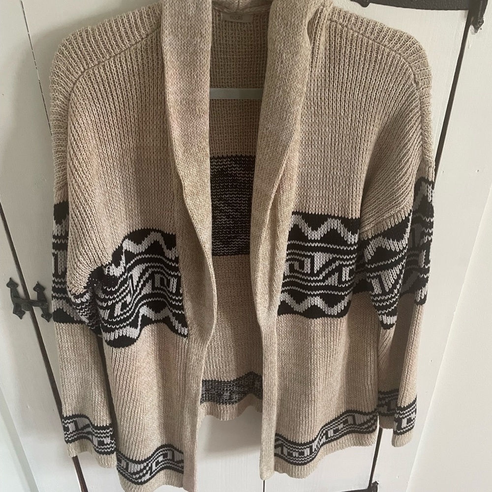 Urban Outfitters Women's Beige and Black Patterned Sweater